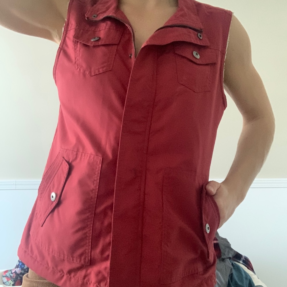 Sonoma red vest